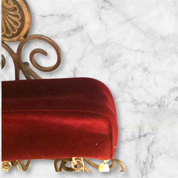 Gucci Red Mini Velvet Bag with Gold Clasp - Picture 5 of 15